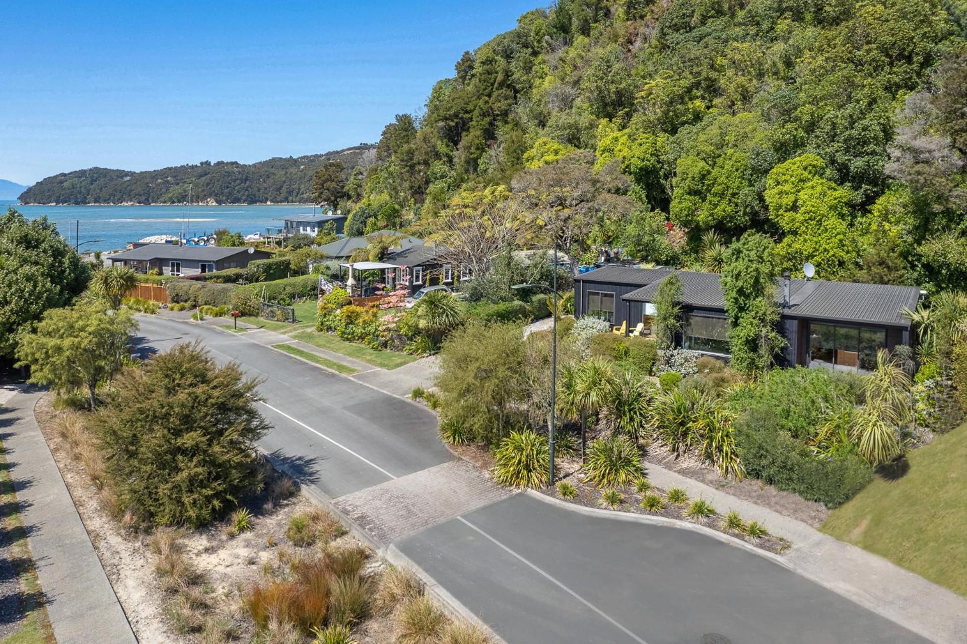 Bach 7 By The Sea - Spa Pool And Views Marahau Exterior foto